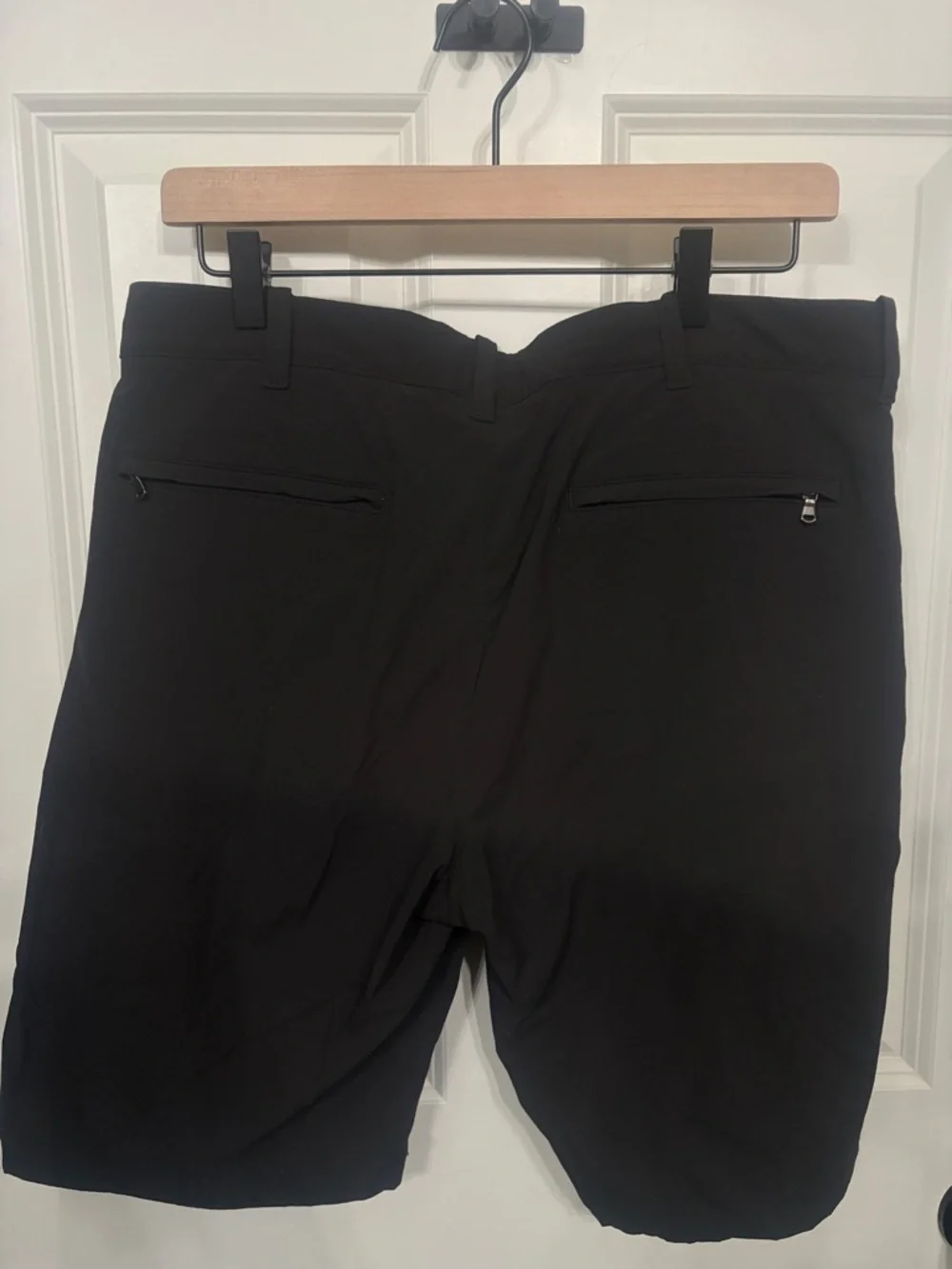 J. Crew Black Flat-Front Tech Stretch Men’s Shorts 34 waist 10.5 inch inseam